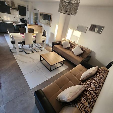 Flat Apartment Genay  Bagian luar foto